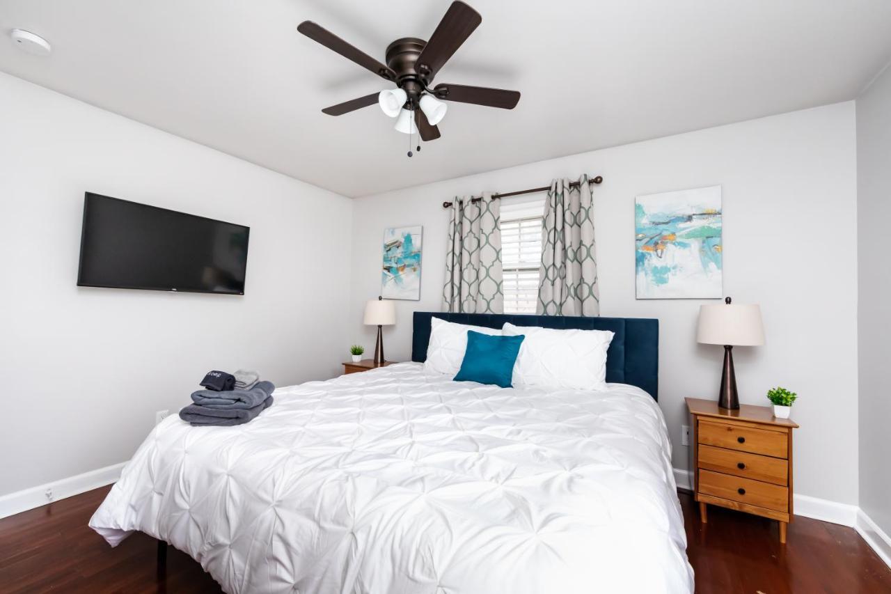 Roomy 3br 2 Bath Minutes To Uptown And Airport Ideal For Small Families Apartamento *
