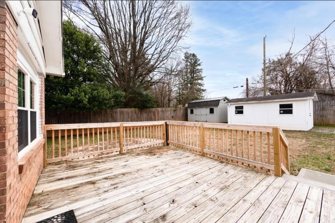 Roomy 3br 2 Bath Minutes To Uptown And Airport Ideal For Small Families Apartamento
