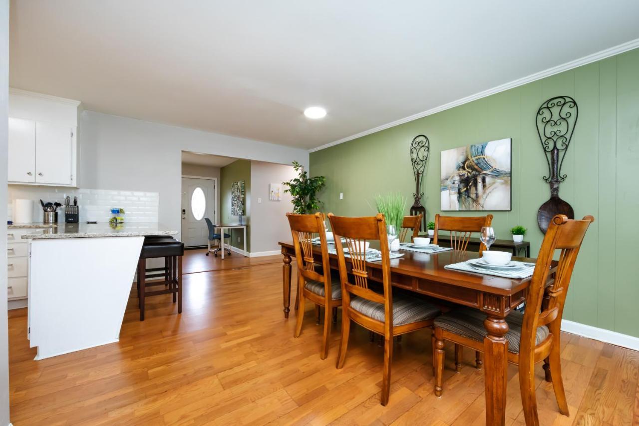 Roomy 3br 2 Bath Minutes To Uptown And Airport Ideal For Small Families